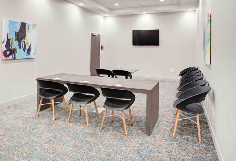 هتل Hampton Inn & Suites Flagstaff East