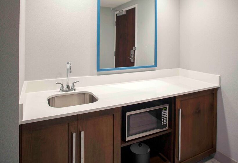 هتل Hampton Inn & Suites Flagstaff East