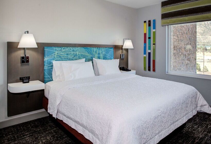 هتل Hampton Inn & Suites Flagstaff East
