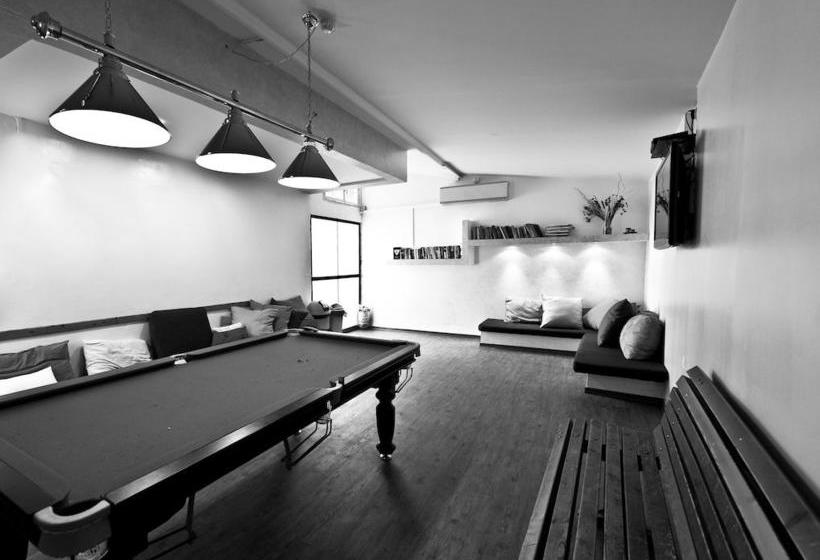 호텔 Hayarkon Hostel
