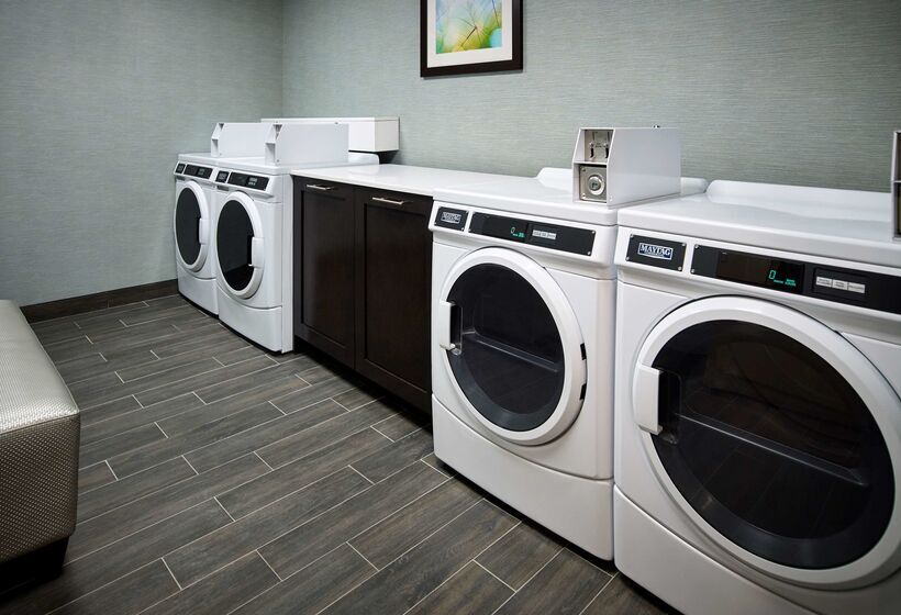 فندق Homewood Suites By Hilton North Bay