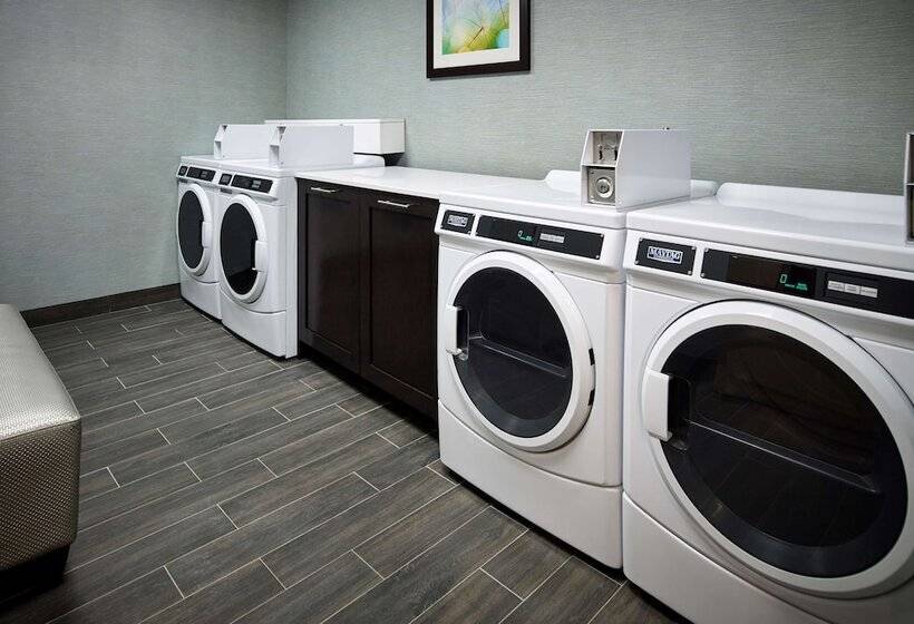 فندق Homewood Suites By Hilton North Bay