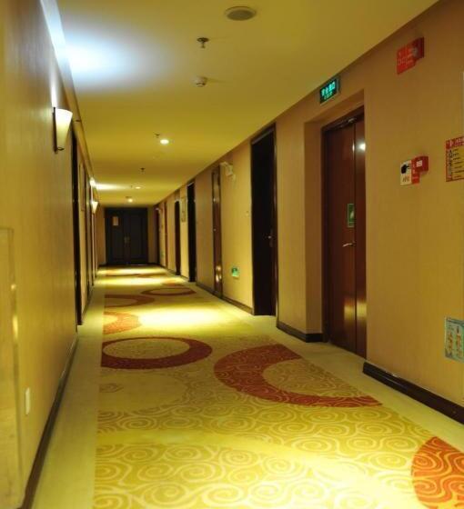 Отель Kunming Zhong Huang