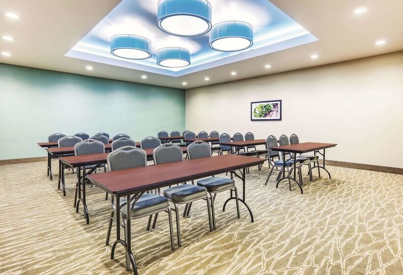 ホテル La Quinta By Wyndham Dallas Plano   The Colony