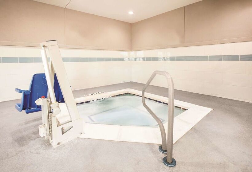 ホテル La Quinta By Wyndham Dallas Plano   The Colony