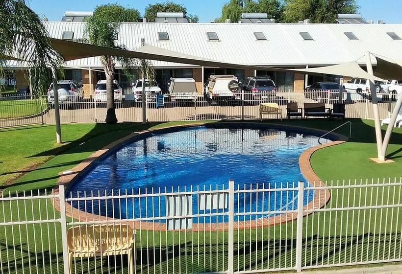 בית מלון כפרי Lake Edge Resort