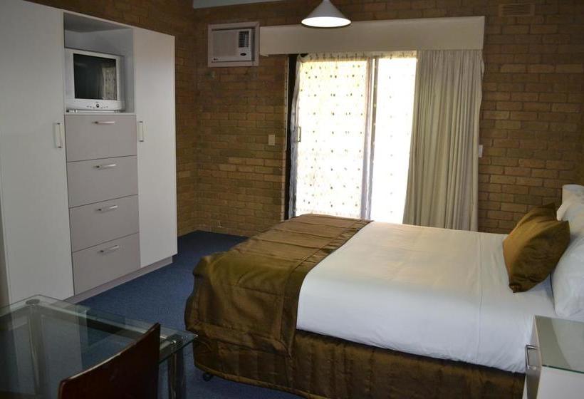 בית מלון כפרי Lake Edge Resort