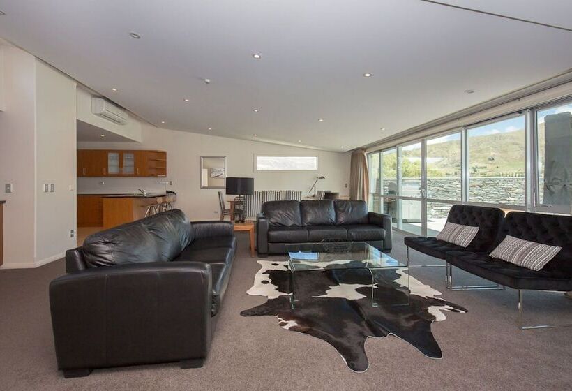 호텔 Lakeside Apartments