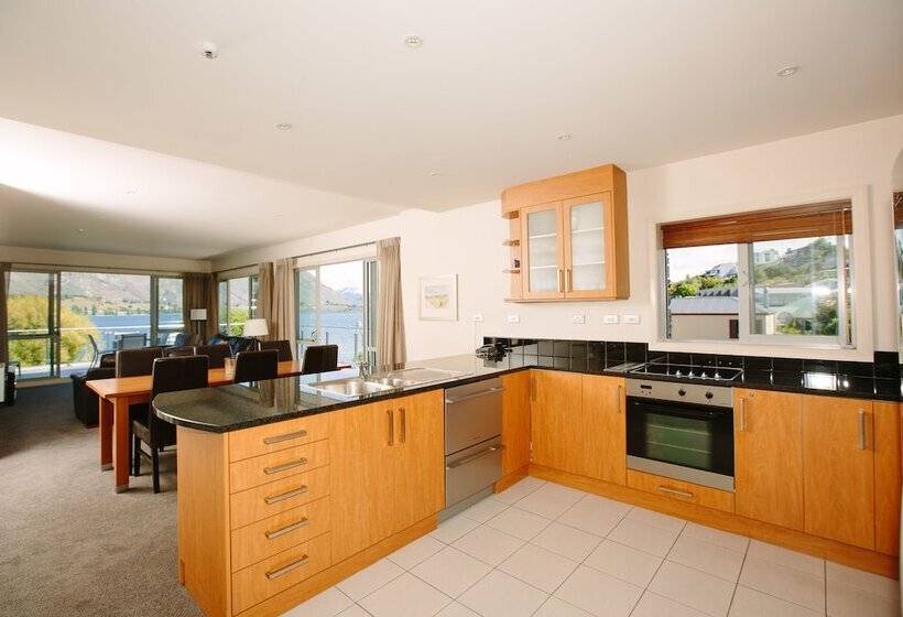 호텔 Lakeside Apartments