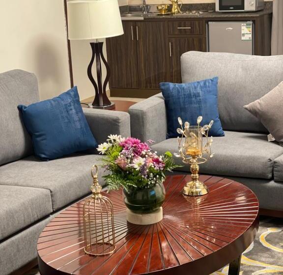 Отель Laten Suites Prince Sultan