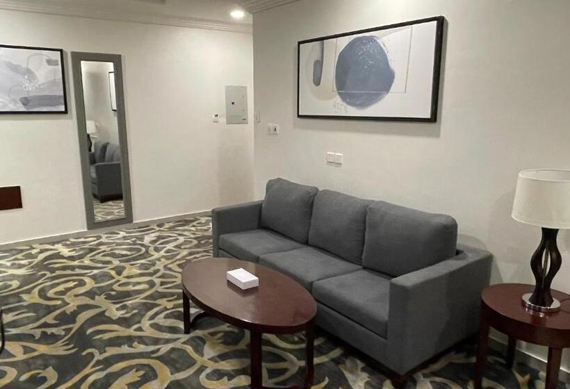 هتل Laten Suites Prince Sultan