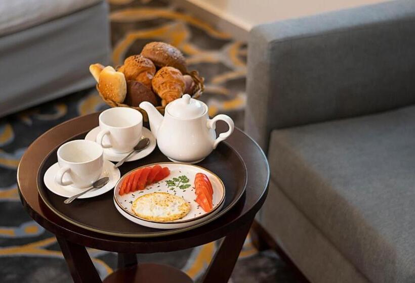 هتل Laten Suites Prince Sultan