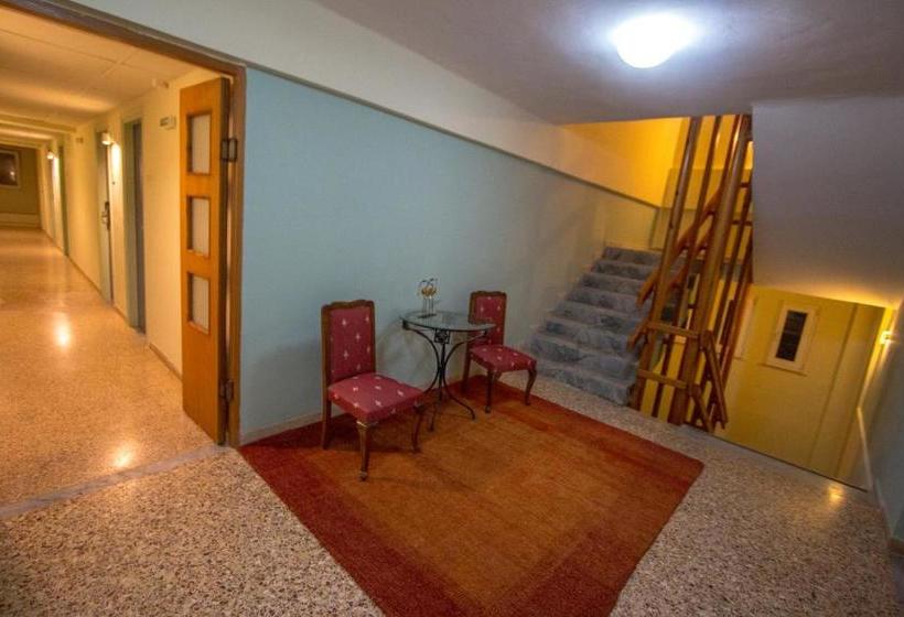 בית מלון כפרי Limenari