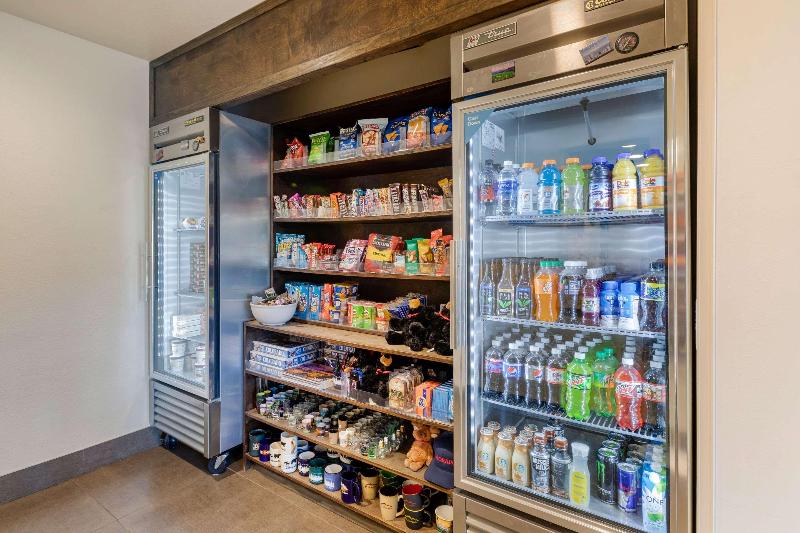 Отель Mainstay Suites Near Denver Downtown