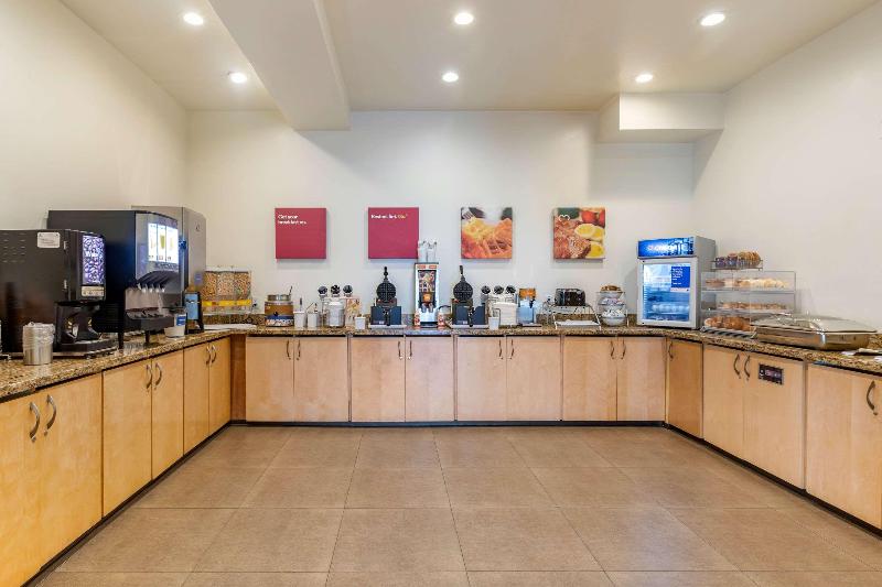 Отель Mainstay Suites Near Denver Downtown