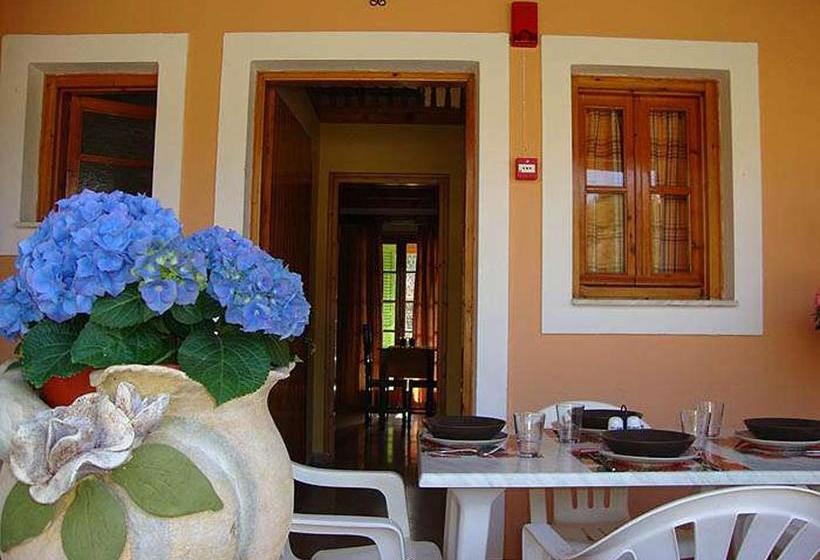 בית מלון כפרי Mary Helen Apartments