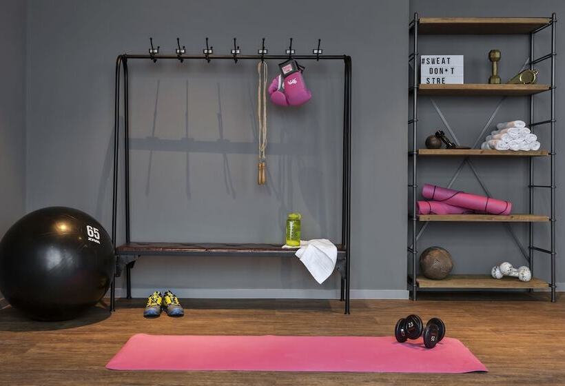 هتل Moxy Vienna Airport