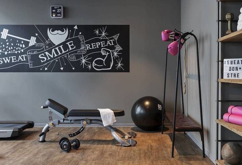 هتل Moxy Vienna Airport