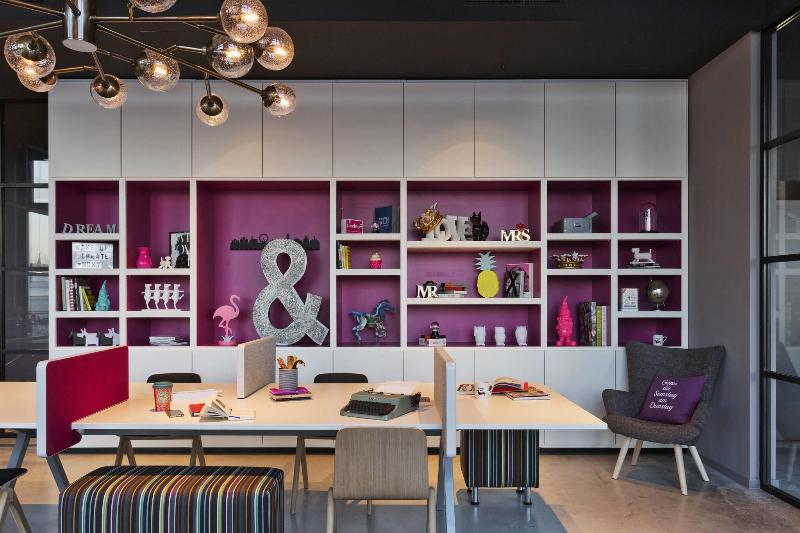 هتل Moxy Vienna Airport
