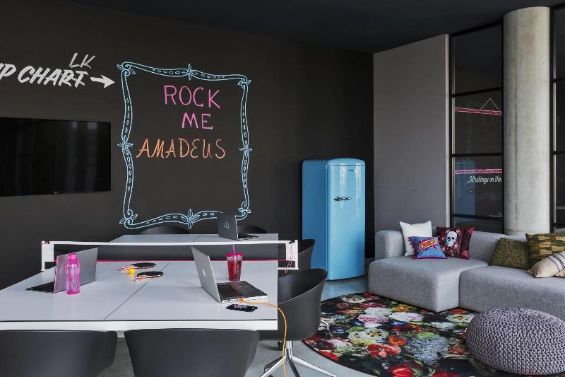 هتل Moxy Vienna Airport