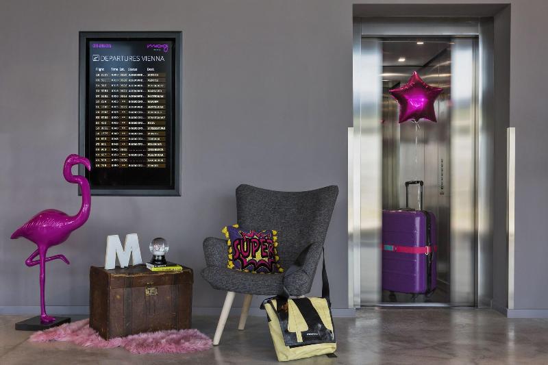 هتل Moxy Vienna Airport