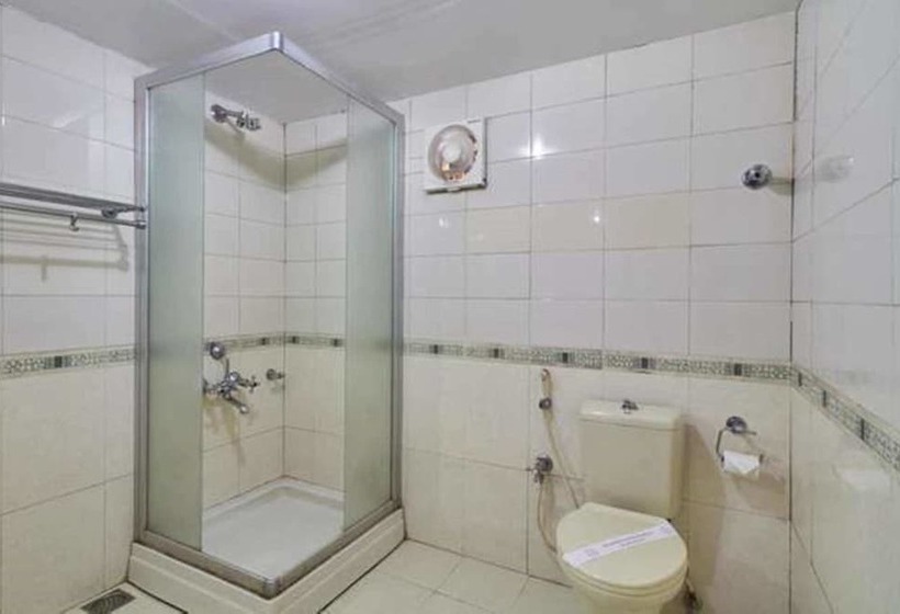 هتل The New Oak Fields