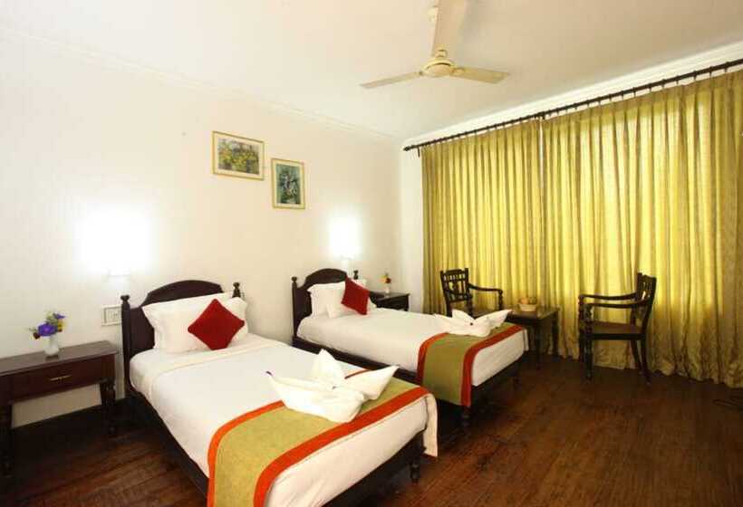 هتل The New Oak Fields