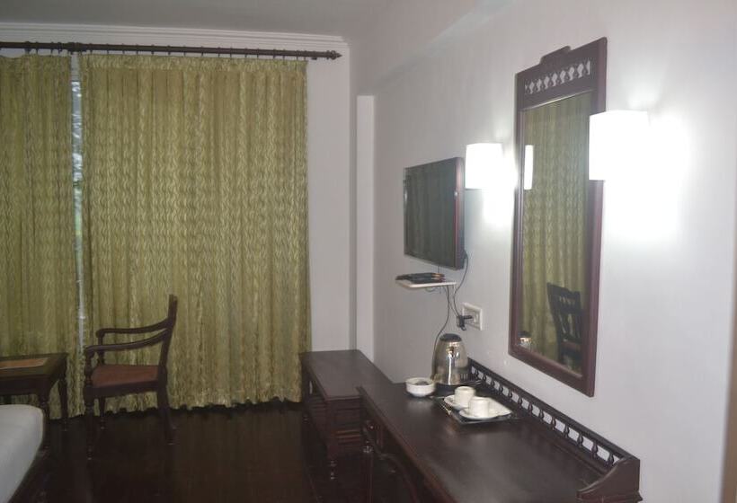 هتل The New Oak Fields