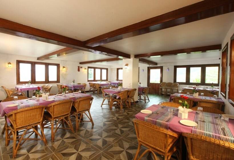 هتل The New Oak Fields