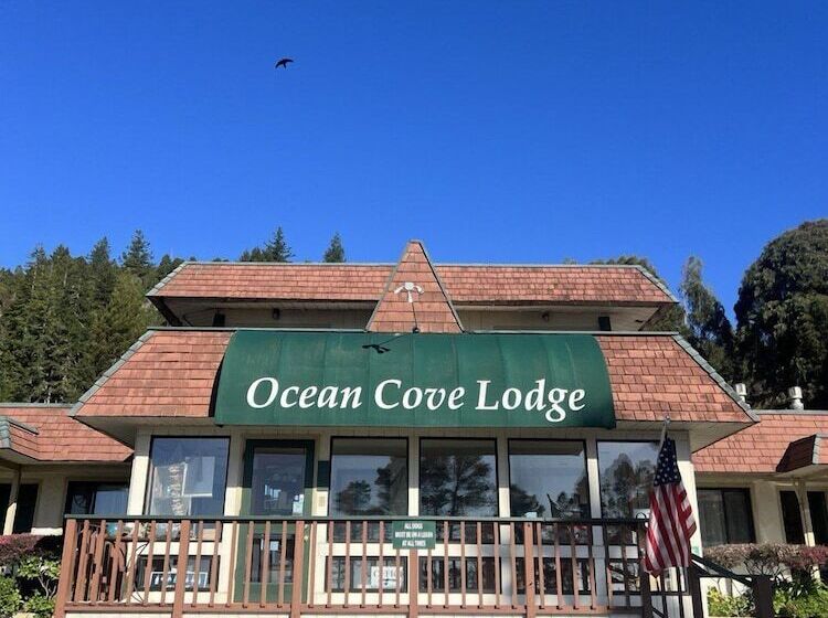 호텔 Ocean Cove Lodge Bar & Grill