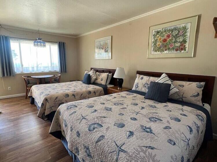 호텔 Ocean Cove Lodge Bar & Grill