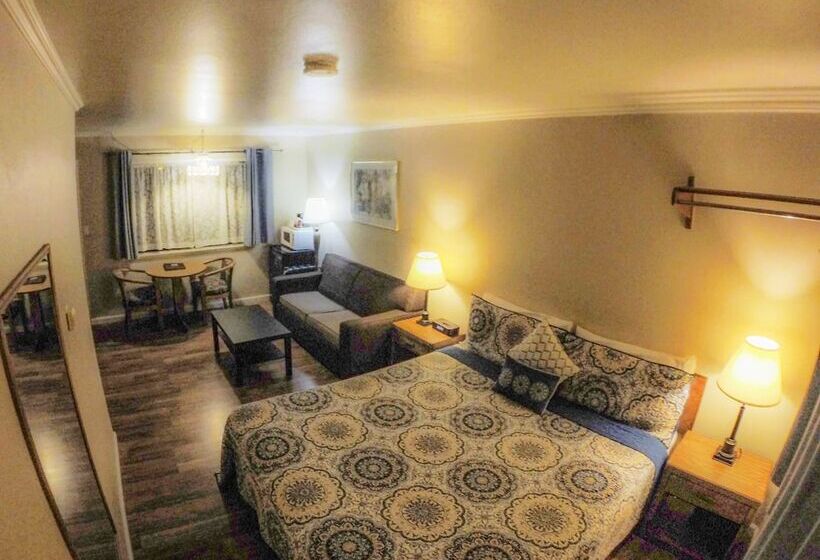 호텔 Ocean Cove Lodge Bar & Grill