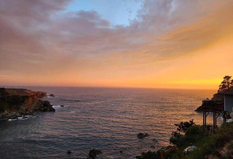 호텔 Ocean Cove Lodge Bar & Grill