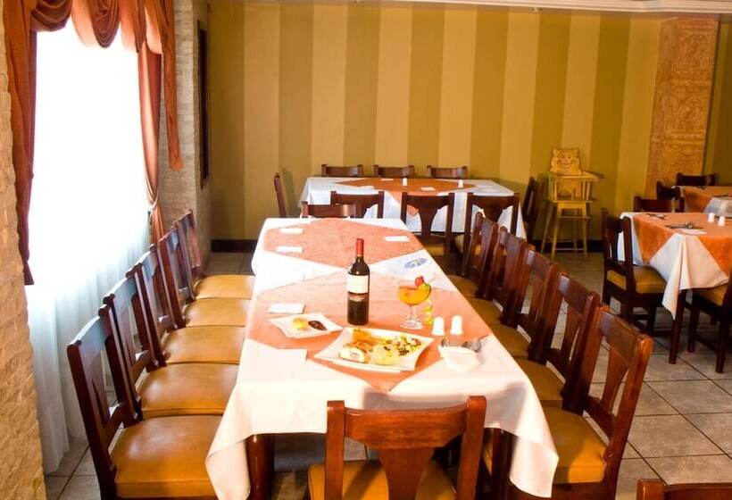 Отель Podocarpus