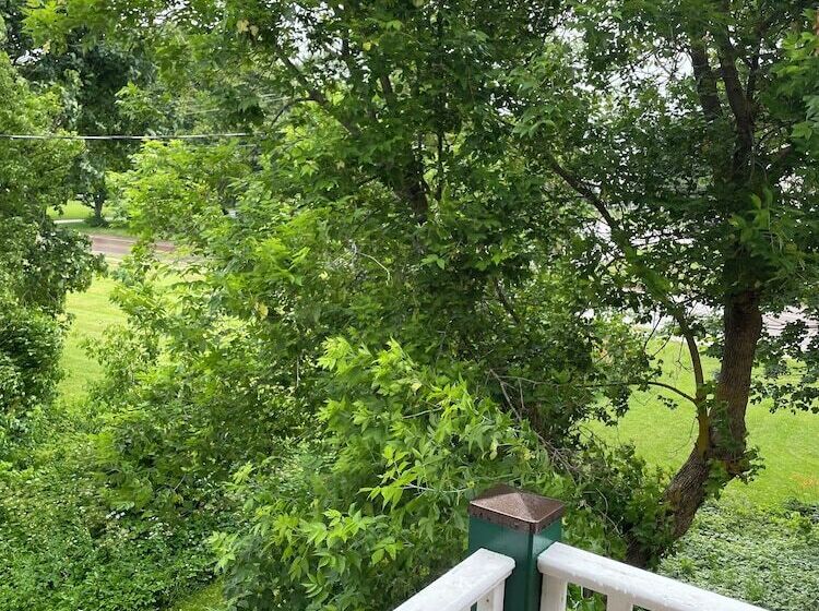 فندق Prince County Guest House