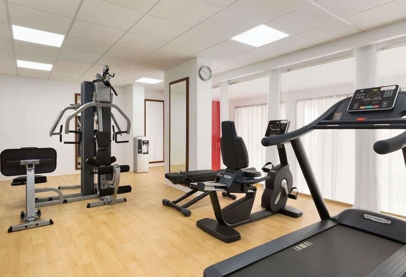 فندق Ramada Encore Al Khobar Olaya