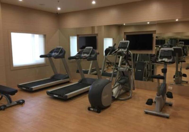 Red Fox By Lemon Tree Hotels, Sector 60, Gurugram