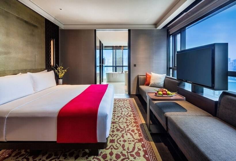 Отель Regent Chongqing Complimentary 1st Round Mini Bar Daily