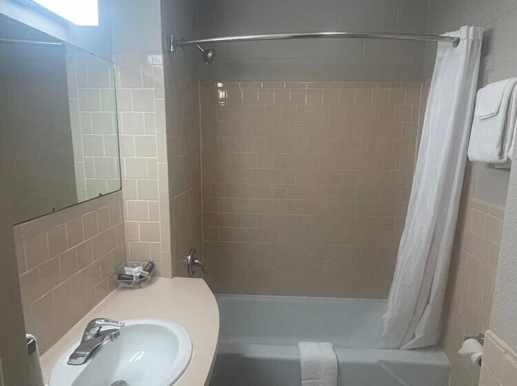 בית מלון כפרי Rotan Inn