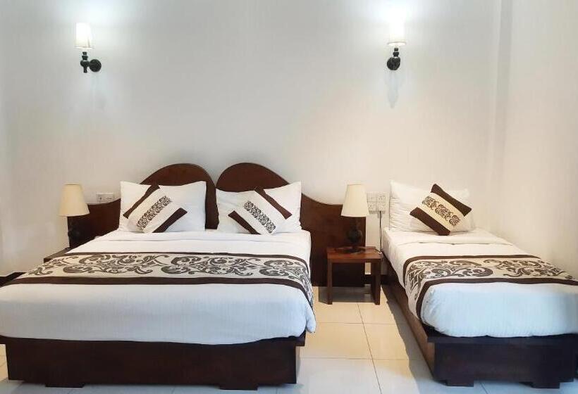 호텔 Royal Kandyan