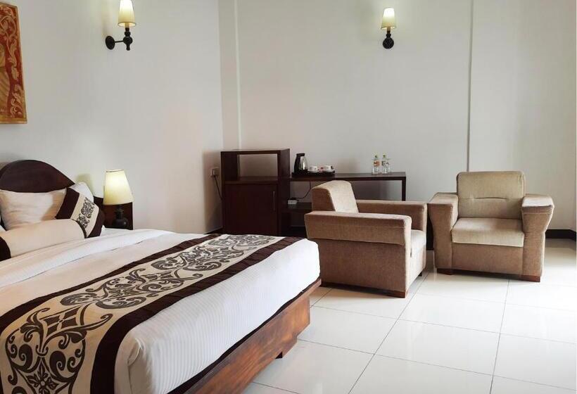 호텔 Royal Kandyan