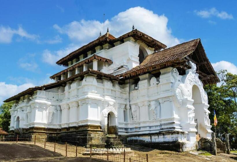 호텔 Royal Kandyan