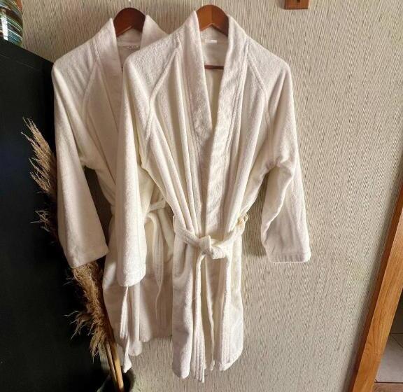 호텔 Ocean Cove Lodge Bar & Grill