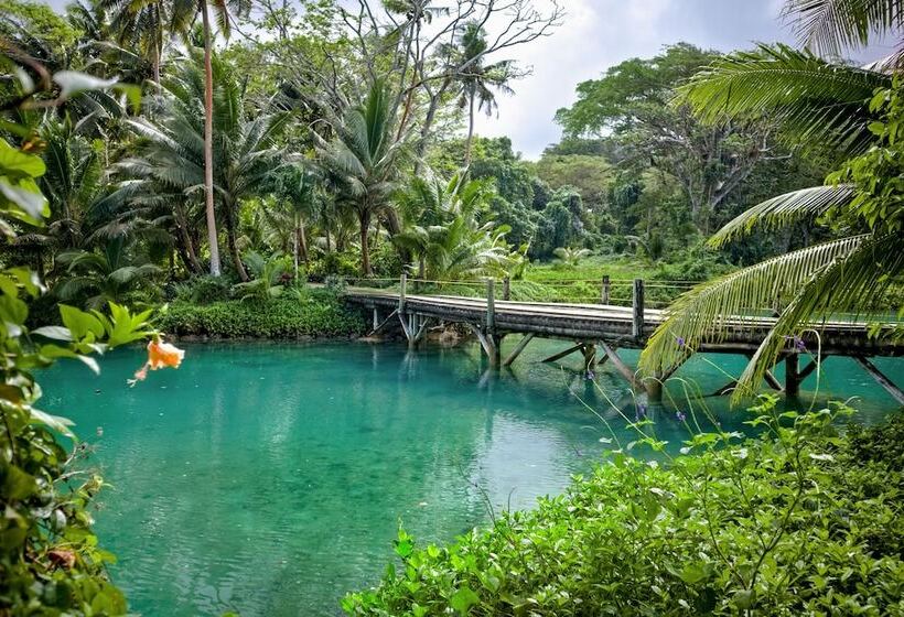 فندق Savasi Island Resort