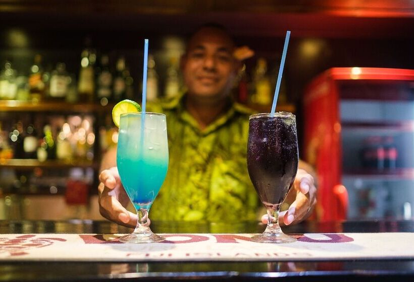 هتل Savasi Island Resort