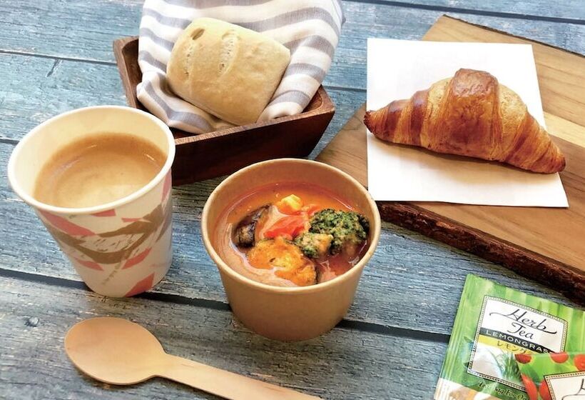 Отель The B Shimbashi Toranomon