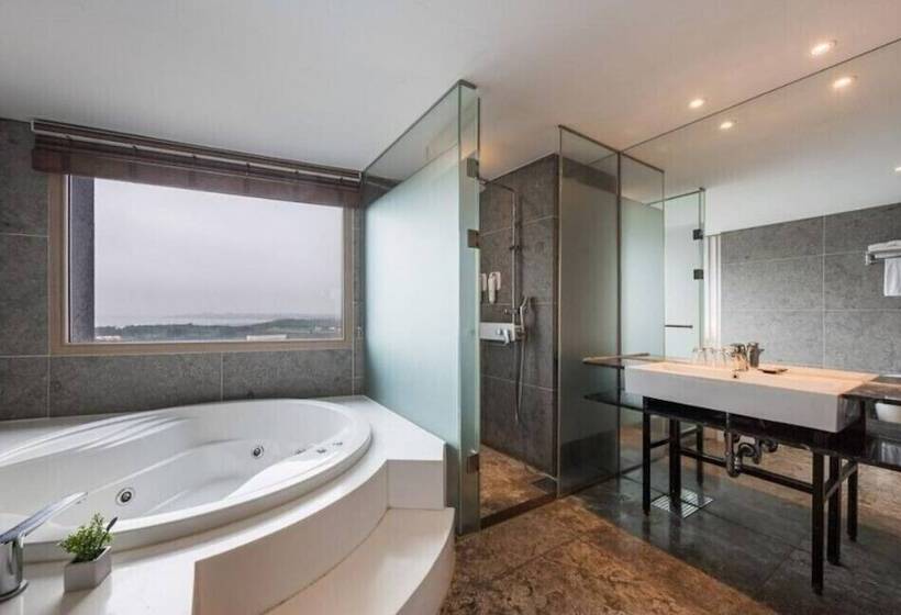 בית מלון כפרי The Best Jeju Seongsan