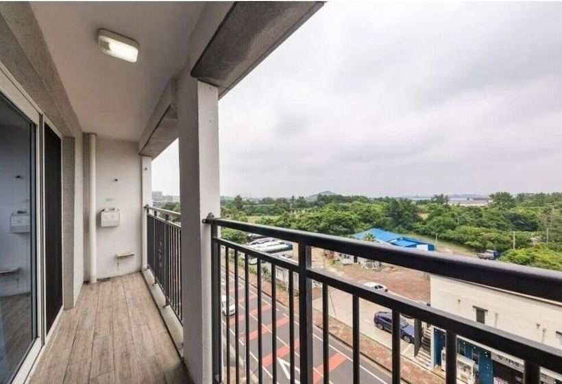 בית מלון כפרי The Best Jeju Seongsan