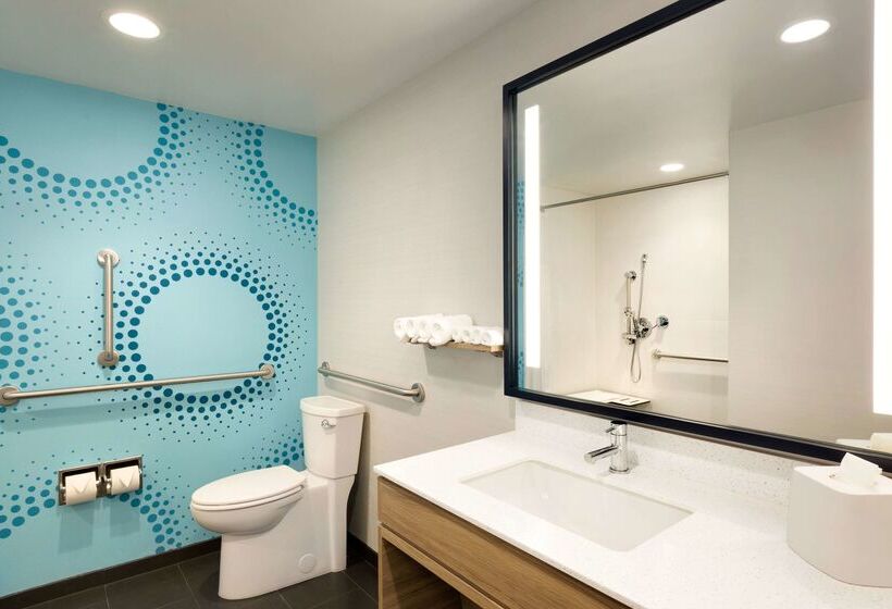 هتل Tru By Hilton Lancaster East