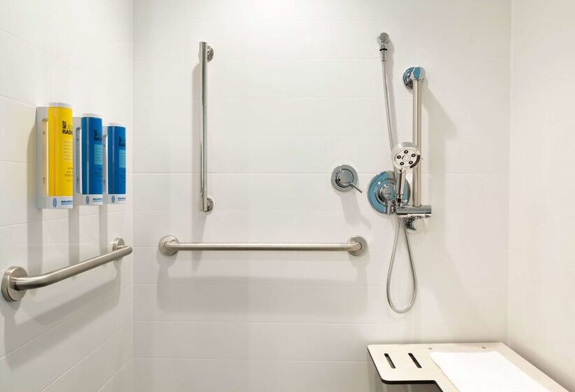 هتل Tru By Hilton Lancaster East